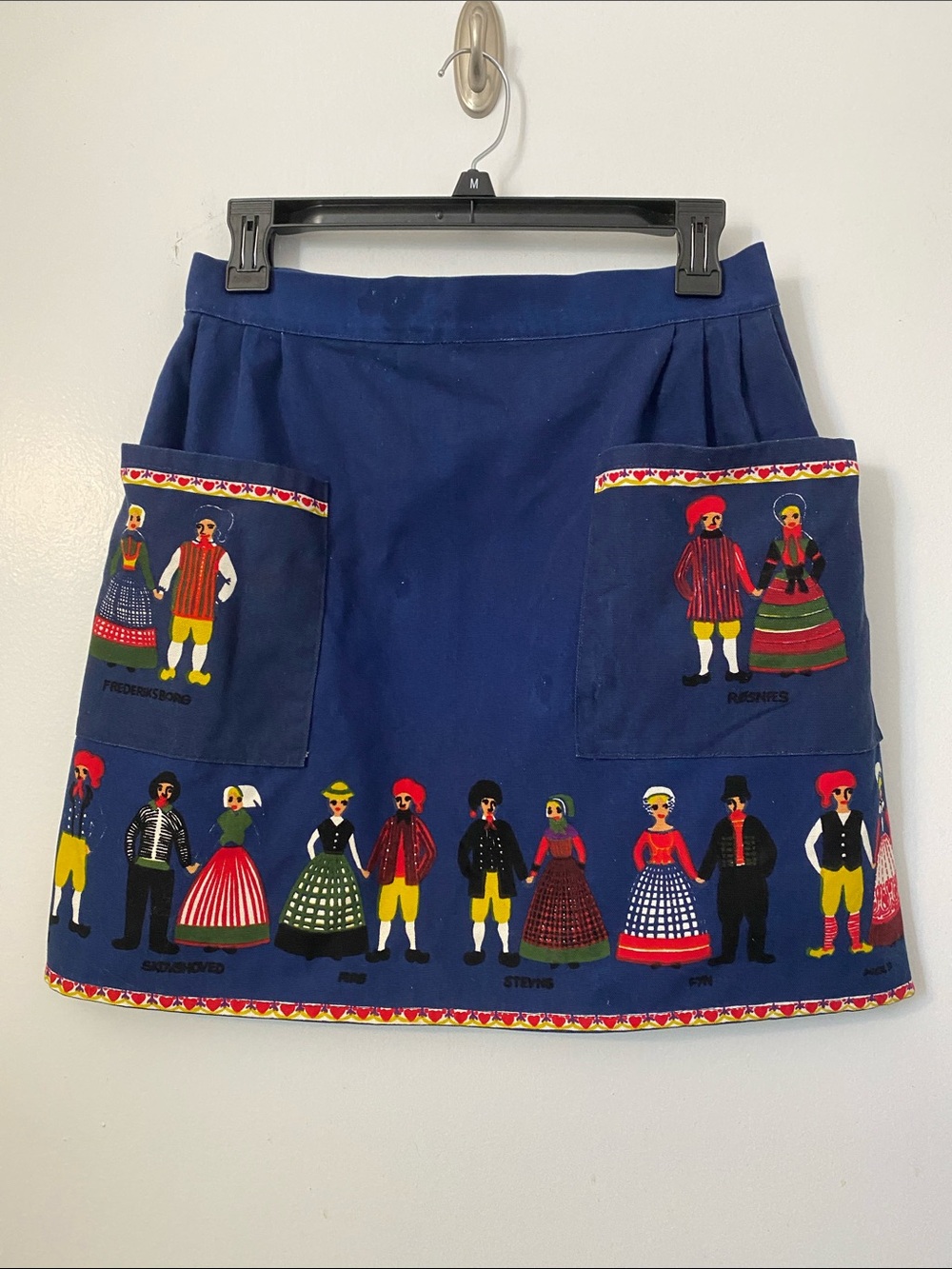 Vintage Navy Danish Folk-Print Cotton Apron with Patch Pockets